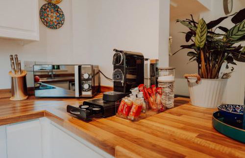 NovaCrest - Stylish 3 Bedroom with Parking - Sleeps 5 - Foto 7