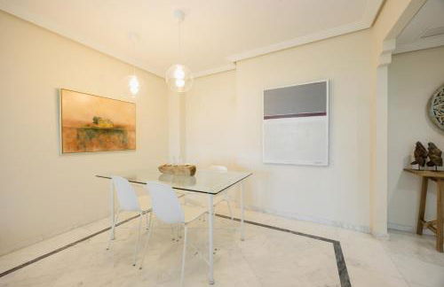 Coastal apartment, with swimming pools and close to the beach, in the tourist Bahia de Marbella - Photo 10