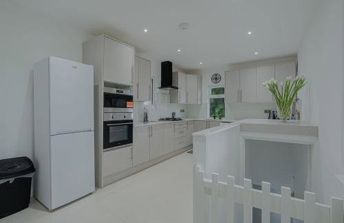 Central Banbury Stay Comfy and Spacious for groups 9 sleeps - Foto 6