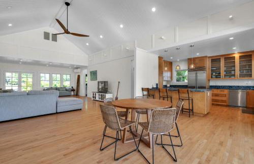 Gorgeous Renovated 1937 Plantation Style Beach House 50 Steps To The Center Of The Beach 5 Bedroom Home by RedAwning - Foto 50