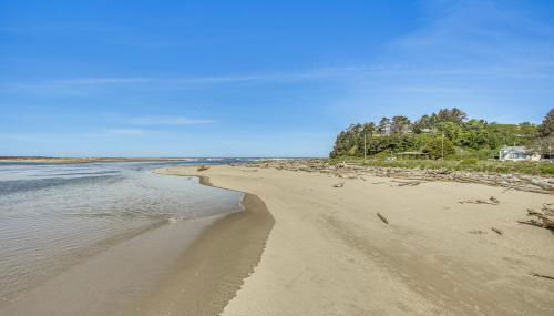 Walk to Beaches Siletz Bay Bliss Townhome - Foto 3