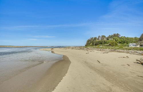 Walk to Beaches Siletz Bay Bliss Townhome - Foto 3