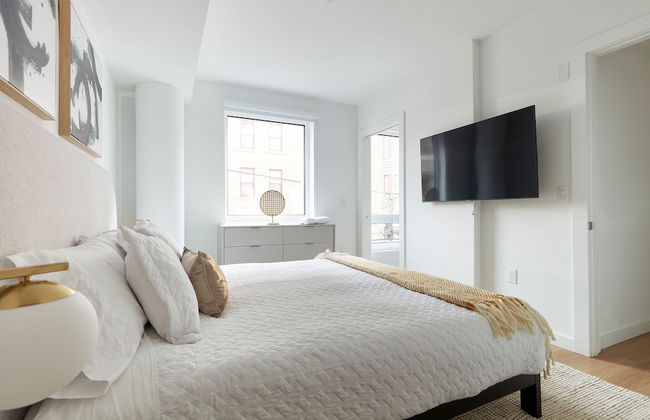 Airy 3 BR Flat w Shared Deck - gym - Mins to NYC - Foto 17