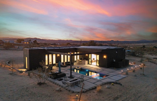 Luxe Modern Escape w/ Pool, Hottub, Firepit, Desert View Obsidian by Avantstay - Foto 9