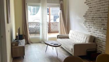 Apartamento céntrico con terraza y parking - Foto 1