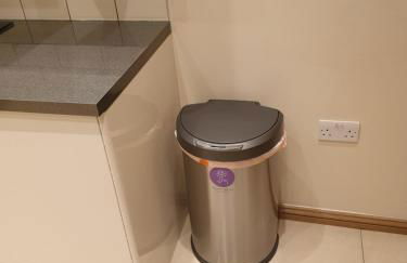 London Luxury Apartments 3 Bedroom Sleeps 8 with 3 Bathrooms 5 mins Walk to tube station free parking - Foto 15