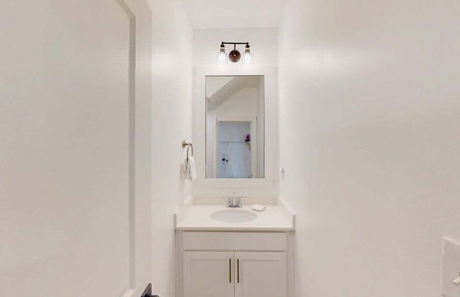 New Home 3br/2.5br w/ Kayak Access Sleeps 9 - Foto 40