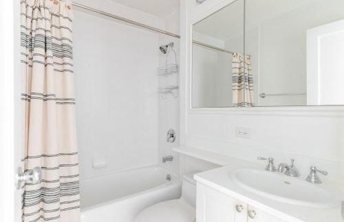 Blueground Midtown East doorman nr MoMA NYC-1786 - Foto 12