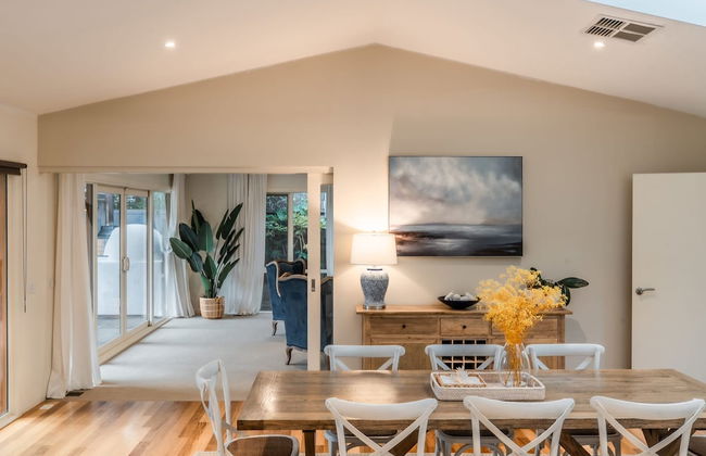 Hamptons Inspired Luxury - Photo 26