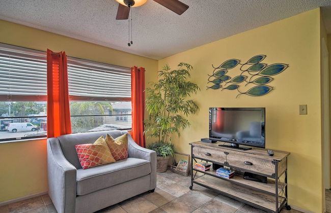 Updated Condo Near Beach: Ideal Walkable Location - Foto 34