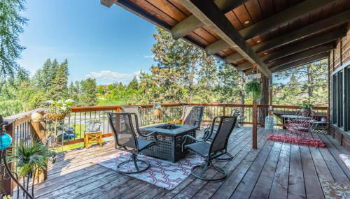 Hilltop Hideaway - Photo 2