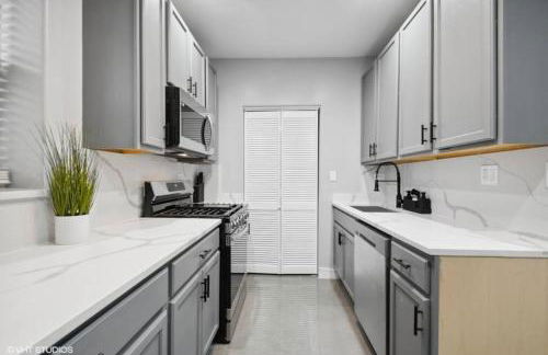 The Chic Urban Oasis Near the Lake! - Foto 12