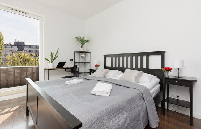 Bright Warsaw Apartment by Renters - Photo 8