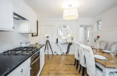 Stylish Victorian 3 Bed House Huge Garden/Parking - Foto 24