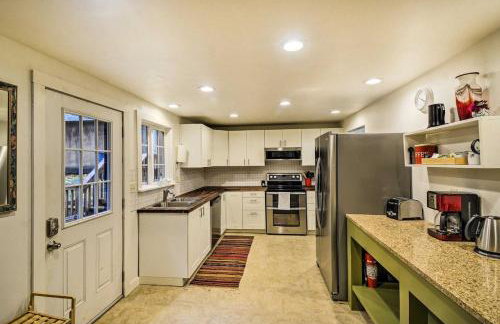 Creekside Cabin Retreat with Private Hot Tub - Foto 19