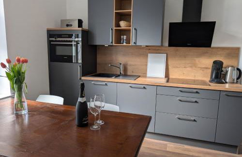 Winzervilla Kammerhof - 3x stilvolle & geräumige FeWos mit Moselblick, 2-12 Gäste buchbar, direkt am Moselradweg - Foto 2