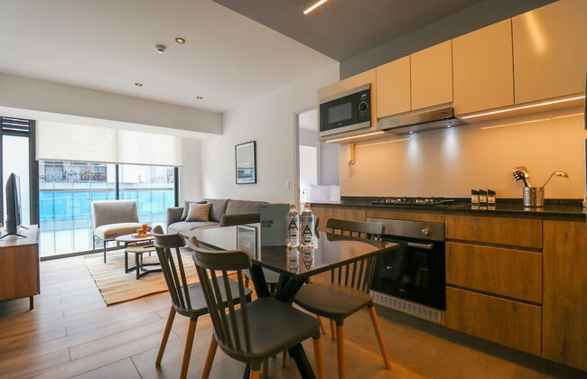 w Magnificent 2BR w Great Balcony in San Isidro - Foto 1