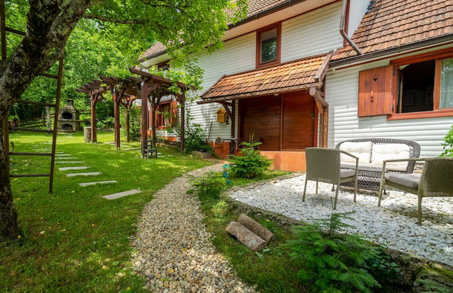 Charming Holiday House in Velika Lesnica - Foto 17