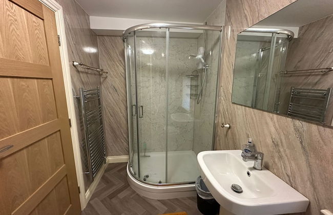 Cottinghamdetachedprop/kingbed/tv/wifi - Foto 9