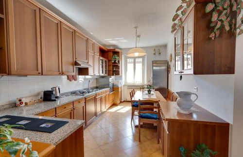 Trilocale in centro a Cormons con balcone e garage - Foto 4