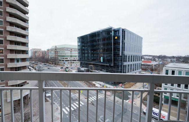 Cozy & Comfortable Condo in Ballston - Foto 54