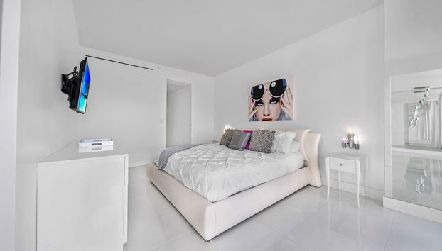 Modern and Bright Penthouse With Ocean View - Photo 4, Room