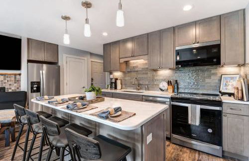 Gorgeous Condo With River View - Pool and Hot Tub - Foto 17