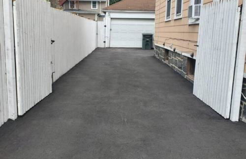 Revamped 3BR Apt with Easy Check-In Family-Friendly - Foto 16