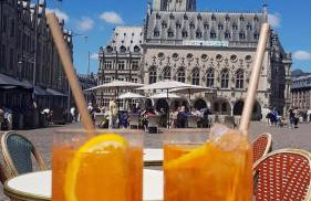 Suite Eden Spa, Appart-hôtel 3 étoiles 40m2 aux portes de Lens, Spa privé illimité, Écran géant, Box Orange, Netflix et Sport, Patio couvert barbecue, Parking gratuit en résidence privée calme, Chambre séparée, Cuisine équipée, Lit Queen Size, Wi-Fi fibre - Foto 58