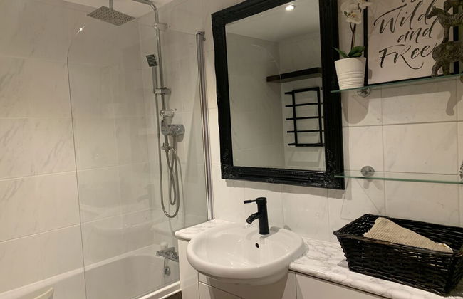 Luxury Modern Apartment With Stunning Balcony View - Foto 11