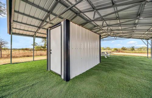 Underground Bunker - Photo 19