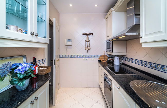 Luxury 2-bed Apartment Elviria - Pool, Sauna & gym - Foto 4