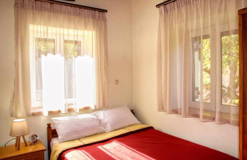 Dual House In Methydrio - Photo 37