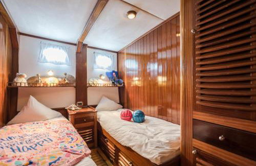 SPACIOUS YACHT HOTEL BARCELONA CITY CENTER 5 CABINs - Foto 9