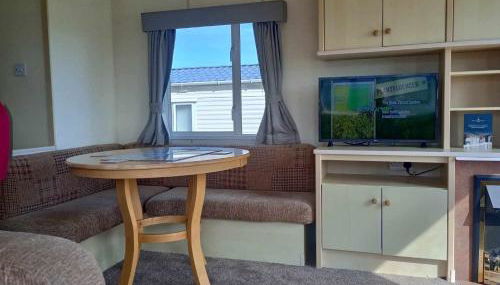 Lucy's Retreat - Photo 2