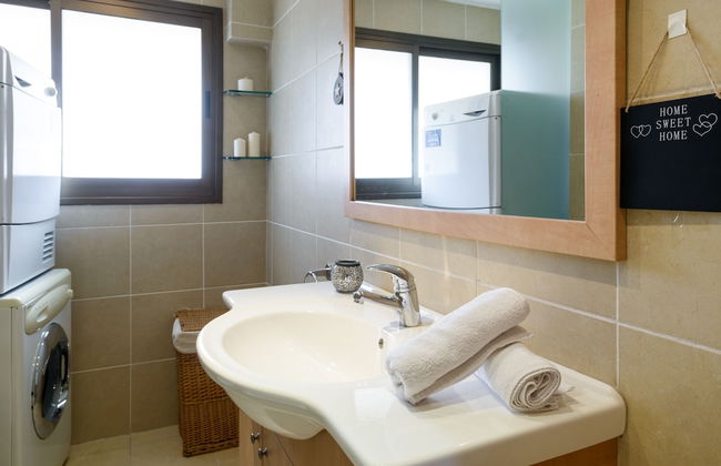 Comfort & Balcony near Beach by FeelHome - Photo 22