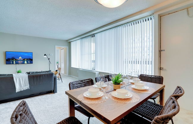 Modern Apartment with Top Amenities - Photo 29