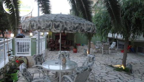 Phoenix Studios by Tania - Photo 5