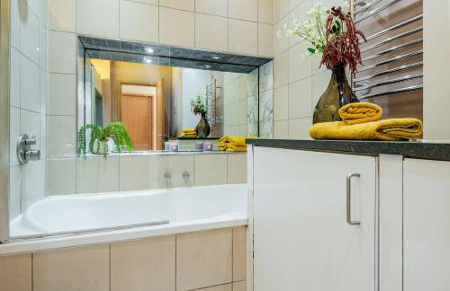 Welcome London Piccadilly Circus - Photo 17