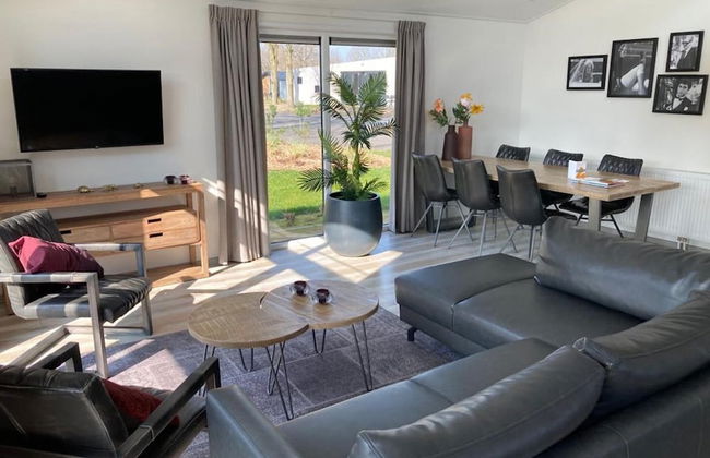 Modern Chalet With Combi Microwave Near Efteling - Photo 6