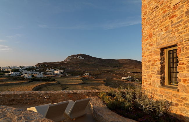 Themonies Luxury Suites - Photo 12