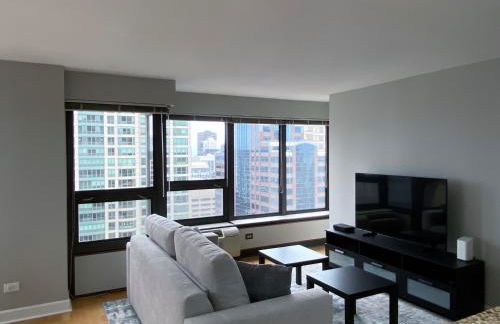 River North Magnificent Mile Condo, Lake and City Views, 43rd Floor Corner, Parking Included! - Foto 11