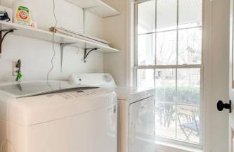 Stylish New 3BR 2.5BA Fire Pit Fence yard - Foto 23