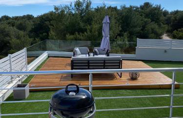 EllaVis Apartments - Photo 21