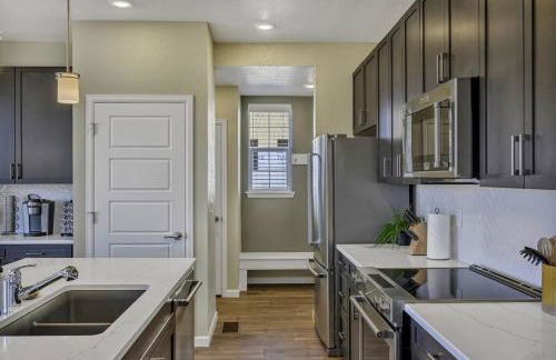 Family Friendly 5BR Mountain Views & Game Room - Foto 47