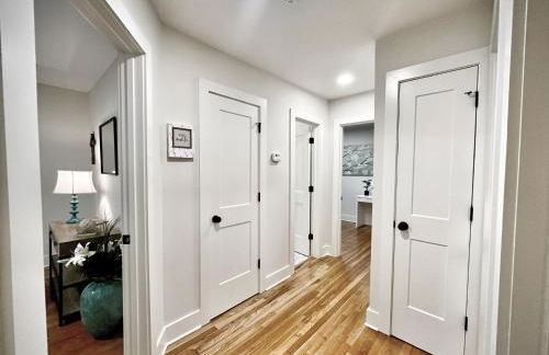 Elegant Family Home near Downtown - Foto 16