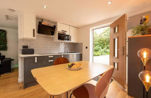 Acorn Lodge Luxury Retreat In a Stunning Oasis With Hot Tub - Pass the Keys - Foto 66