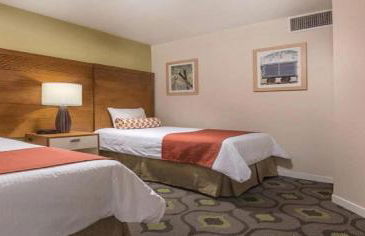 Enjoy all Reno has to offer in this 2BD resort condo with outdoor pool or hot tub - Foto 3