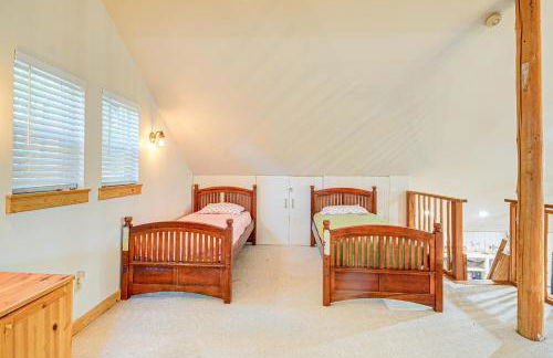 Port Orchard Lakefront Cabin with Fire Pit and Grill! - Foto 20