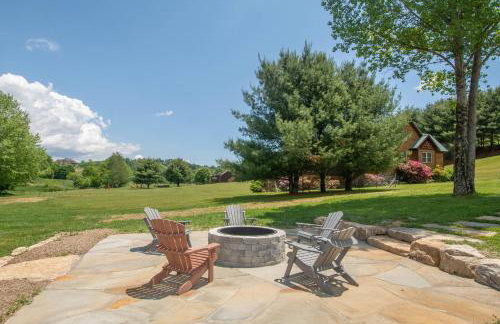 Cozy Cabin Right on the New River in Todd - Easy River Access - Fire Pit - Photo 2